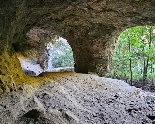 Grutas do Spar em Maricá, Trilhas e Passeios para a Gruta do Spar